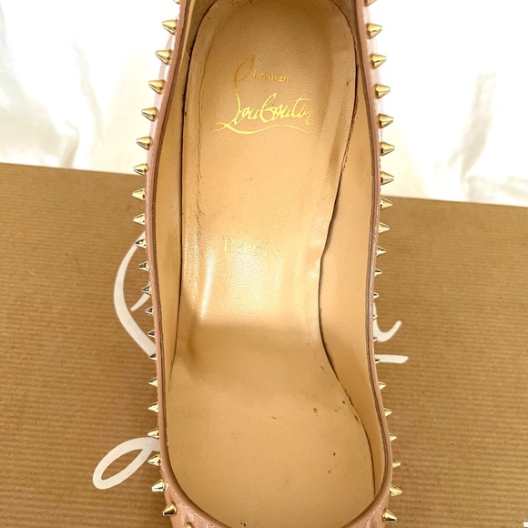 Louboutin Anjalina 100 patent, Nude/light gold, size: 36.5. - Picture 9 of 16